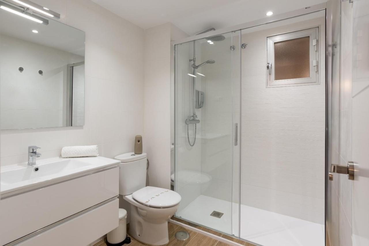 Virginia Beach & Private Terrace By Ele Apartments Malaga Ngoại thất bức ảnh